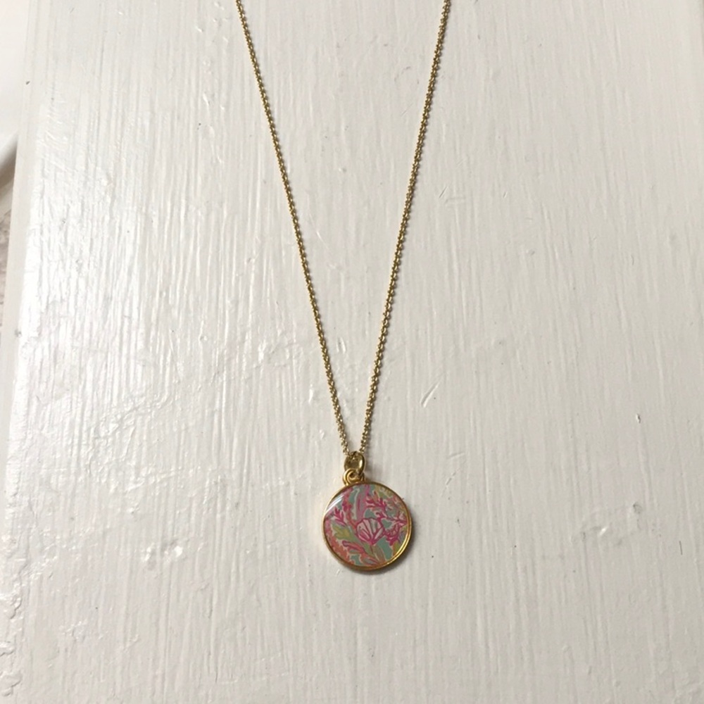 Lilly necklace